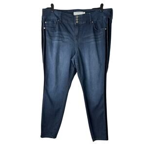 Torrid Jeans Womens Size 20R High Rise Tuxedo Stripe Super Stretch Jegging